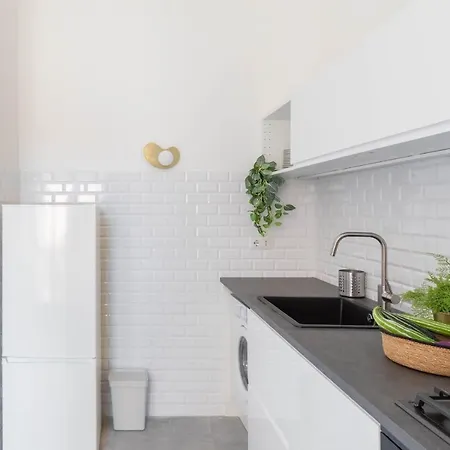 Iflat Pantheon's Roomy And Friendly Apartment Rome