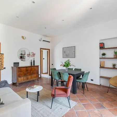Apartment Iflat Pantheon's Roomy And Friendly Rome