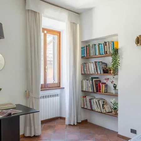 Iflat Pantheon's Roomy And Friendly Apartment Rome