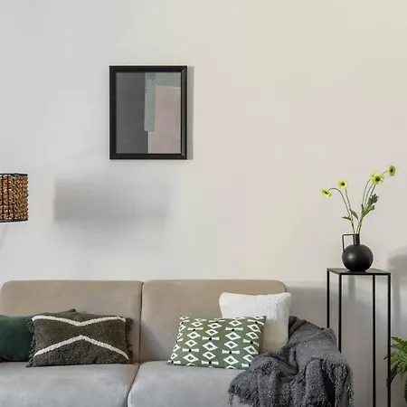 Iflat Pantheon's Roomy And Friendly Appartement